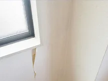 天窓（サッシ）より雨漏り