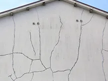 外壁がひび割れ（破損）